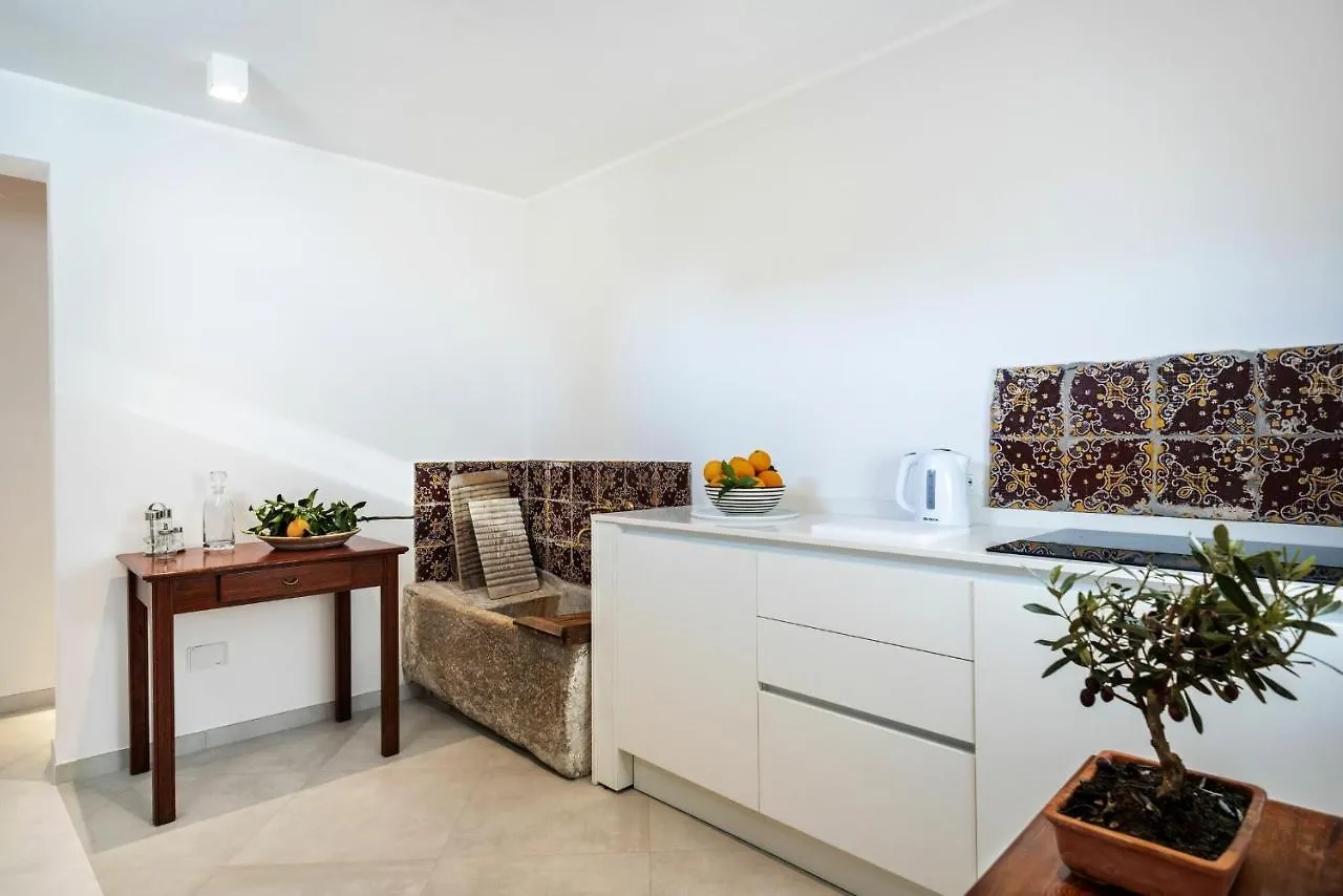 Villa Angelina - Charming Rooms & Apartments Trapani 0*,