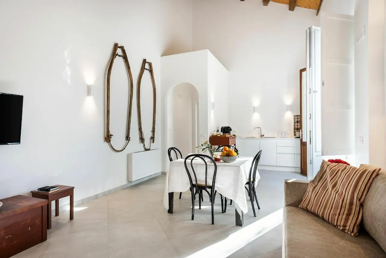 Villa Angelina - Charming Rooms & Apartments Trapani