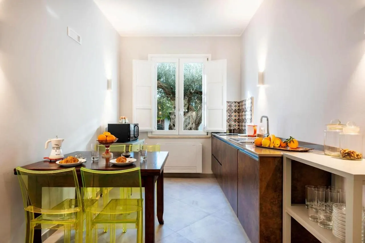 Villa Angelina - Charming Rooms & Apartments Trapani Italia