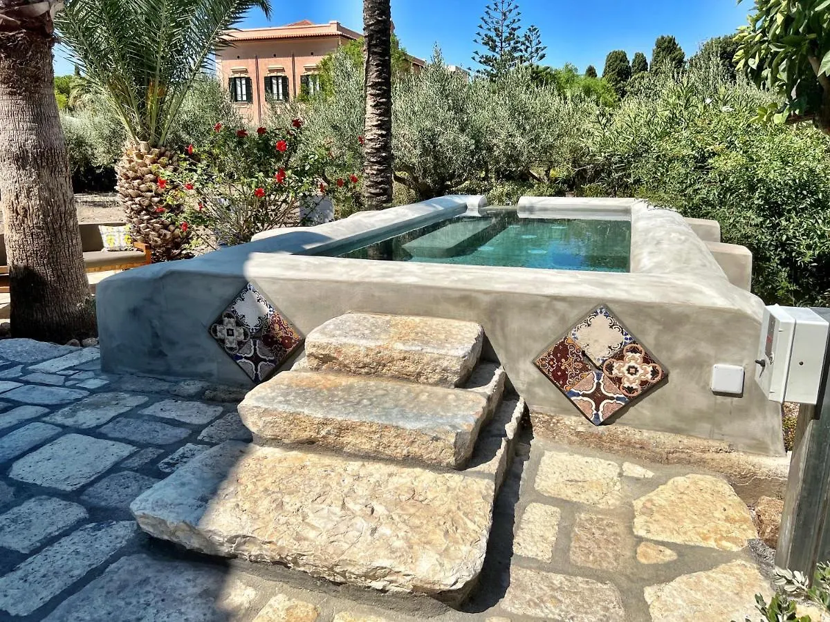 Villa Angelina - Charming Rooms & Apartments Trapani 0*,  Włochy